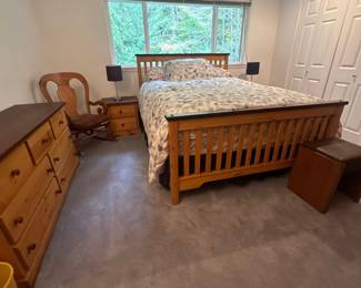 Pine wood bedroom
Set