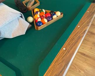 Pool table 