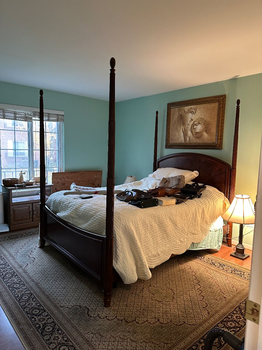 Four-poster bed- queen size