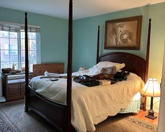 Four-poster bed- queen size