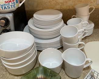 Corelle dish set