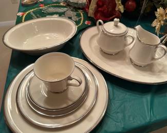 Noritake fine china set – service for 11 with serving pieces