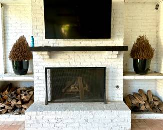 Outdoor Television & Fireplace Screen
