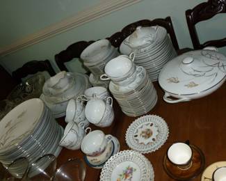 Set vintage china