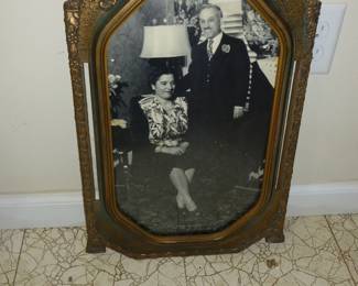 Gorgeous unique old bubble frame w/photo