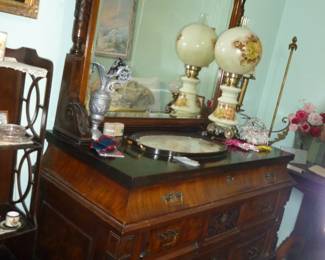 Same dresser w/mirror