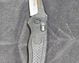 Smith & Wesson SWAT Featherweight Folding Auto