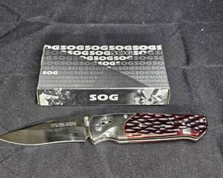 SOG A01 Arcitech Gentlemens Red Stag Bone Handle