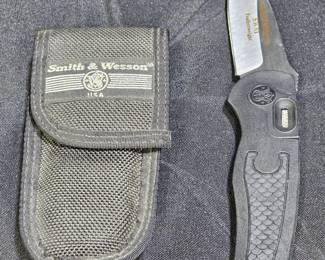 Smith & Wesson SWAT Featherweight Folding Auto