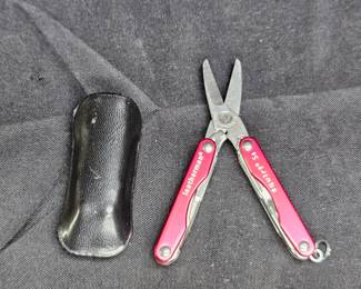 Leatherman Squirt S4 Radio Shack Multi-Tool