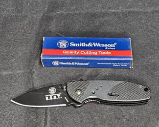Smith & Wesson Assisted Folding Knife