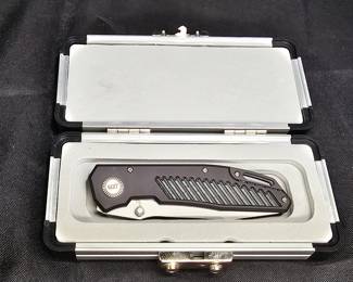 Discontinued Uzi Defender Thumb Assist Knife