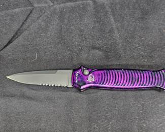 Piranha Bodyguard Tactical Plum Serrated Knife