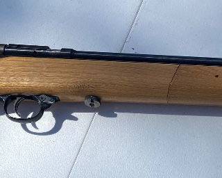 Crosman Model 140 Pellet Rifle (Works)