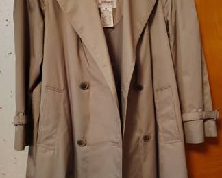 Vintage Ladies Worthington Coat. Petite Medium. 