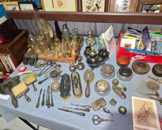 Victorian ladies vanity items, most are sterling
