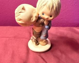 Goebel/Hallmark-Sweethearts/Kiss Me 1972.                      1 of 2