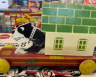 Hustler Toy Wooden Mechanical Pull Toy