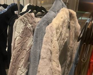 Assorted women's clothing. Brands Aritzia , Zara and more.