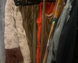 Assorted women's clothing. Brands Aritzia , Zara and more.