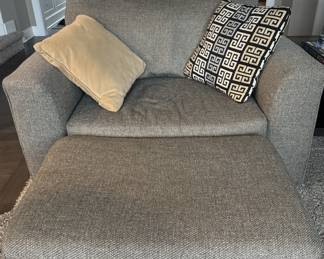 1.5 Person Sofa with Ottoman
