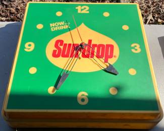 Vintage Plastic Sundrop Clock