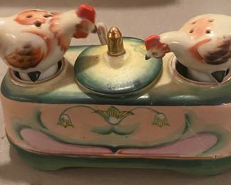 Rocking/Nodder Hen and Rooster Salt and Pepper Shaker Set