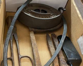 Cast Iron Pot Hanger/Sad Iron