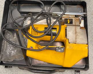 DeWalt Saw