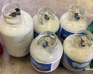 Assorted Propane Tanks