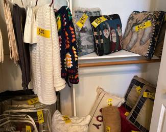 Clothes - Purses - Shoes - Comforters - Pillow