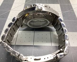 INVICTA 4107 PEPSI BEZEL THIS WATCH FEATURES AUTOMATIC MOVEMENT, DATE WINDOW, ARROW HOUR INDICATORS