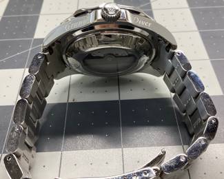 INVICTA GRAND DIVER 3045 THIS AUTOMATIC WATCH FEATURES CLASSIC DESIGN WITH DATE WINDOW AND BLUE DIAL AND BEZEL