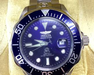 INVICTA GRAND DIVER 3045 THIS AUTOMATIC WATCH FEATURES CLASSIC DESIGN WITH DATE WINDOW AND BLUE DIAL AND BEZEL
