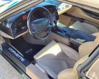 1995 Chevrolet CORVETTE LT-1 CONVERTIBLE VIN: 1G1YY32P1S5100405 Miles: 24,805 Engine: 5.7 LITER Color: POLO GREEN METALLIC 1995 CHEVROLET CORVETTE LT-1 5.7L ENGINE IN GREAT CONDITION. 24,804 ORIGINAL MILES, POLO GREEN METALLIC PAINT, 90% TREAD ON 285/40z/17 on REAR & 255/45r/17 on FRONT, 6 SPEED AUTOMATIC TRANSMISSION