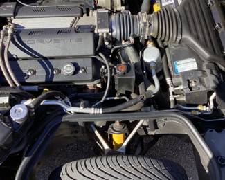 1995 Chevrolet CORVETTE LT-1 CONVERTIBLE VIN: 1G1YY32P1S5100405 Miles: 24,805 Engine: 5.7 LITER Color: POLO GREEN METALLIC 1995 CHEVROLET CORVETTE LT-1 5.7L ENGINE IN GREAT CONDITION. 24,804 ORIGINAL MILES, POLO GREEN METALLIC PAINT, 90% TREAD ON 285/40z/17 on REAR & 255/45r/17 on FRONT, 6 SPEED AUTOMATIC TRANSMISSION