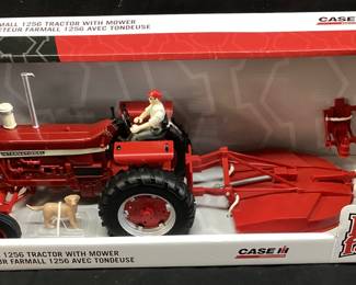 BIG FARM FARMALL 1256 TRACTOR w MOWER TOY, NIB