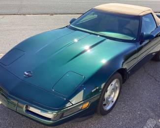 1995 Chevrolet CORVETTE LT-1 CONVERTIBLE VIN: 1G1YY32P1S5100405 Miles: 24,805 Engine: 5.7 LITER Color: POLO GREEN METALLIC 1995 CHEVROLET CORVETTE LT-1 5.7L ENGINE IN GREAT CONDITION. 24,804 ORIGINAL MILES, POLO GREEN METALLIC PAINT, 90% TREAD ON 285/40z/17 on REAR & 255/45r/17 on FRONT, 6 SPEED AUTOMATIC TRANSMISSION