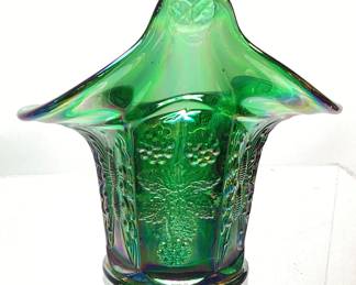 FENTON IRIDESCENT EMERALD GREEN GRAPEVINE EMBOSSED VASE