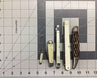 5 VINTAGE KNIVES LOT UNKNOWN FULL SIZE TEXAS TOOTHPICK, JAPANESE SABRE 77, MOP IMPERIAL USA, WHITE HANDLE 4 5/8 INCH BLADE, UNKNOWN MINI KEYCHAIN MOP KNIFE