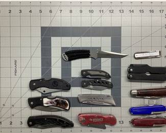 13 ASSORT. KNIVES LOT MASTER CUTLERY, 2 FROST CUTLERY, C.I. SILVER FALCON, COLONIAL, BEAR HANDLE, HUSKY, 2 CHINESE SWISS ARMY STYLE, CHINESE LEATHERMAN STYLE, BARRACUDA, OLD SCHOOL TRI FOLDING, NO NAME EAGLE ON HANDLE