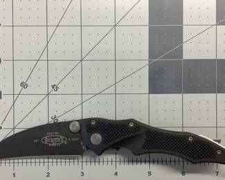 MICROTECH KESTREL KNIFE THIS DISCONTINUED MICROTECH KESTREL 4/2000 IS A WONDERFUL PIECE TO ANYONES COLLECTION