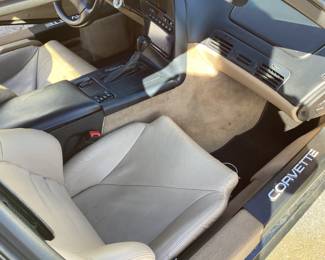 1995 Chevrolet CORVETTE LT-1 CONVERTIBLE VIN: 1G1YY32P1S5100405 Miles: 24,805 Engine: 5.7 LITER Color: POLO GREEN METALLIC 1995 CHEVROLET CORVETTE LT-1 5.7L ENGINE IN GREAT CONDITION. 24,804 ORIGINAL MILES, POLO GREEN METALLIC PAINT, 90% TREAD ON 285/40z/17 on REAR & 255/45r/17 on FRONT, 6 SPEED AUTOMATIC TRANSMISSION