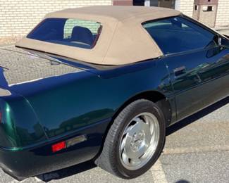 1995 Chevrolet CORVETTE LT-1 CONVERTIBLE VIN: 1G1YY32P1S5100405 Miles: 24,805 Engine: 5.7 LITER Color: POLO GREEN METALLIC 1995 CHEVROLET CORVETTE LT-1 5.7L ENGINE IN GREAT CONDITION. 24,804 ORIGINAL MILES, POLO GREEN METALLIC PAINT, 90% TREAD ON 285/40z/17 on REAR & 255/45r/17 on FRONT, 6 SPEED AUTOMATIC TRANSMISSION