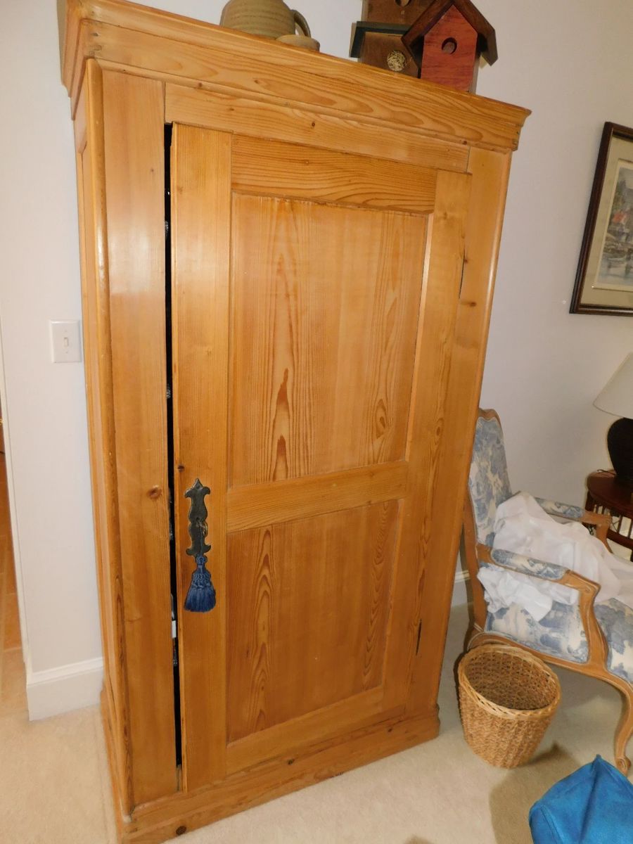 VINTAGE GERMAN OAK CABINET