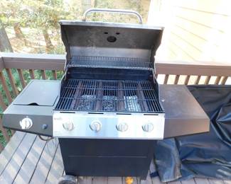 CHARBROIL PROPANE  GAS GRILL