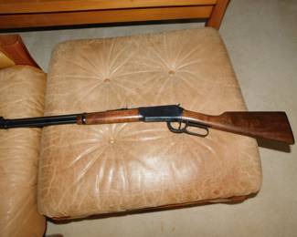WINCHESTER MODEL 94 - 30-30 PUMP ACTION RIFE