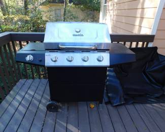 CHARBROIL PROPANE  GAS GRILL