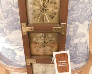 VINTAGE BAROMETER
