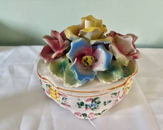 Vintage Capodimonte Covered Box